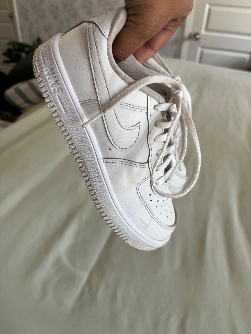 Kids Nike Air Force One White Low-Top Sneakers